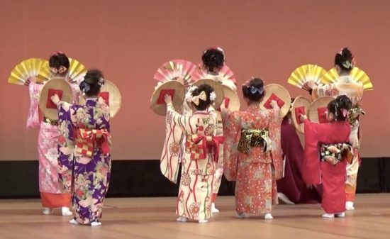 日本舞踊　子供